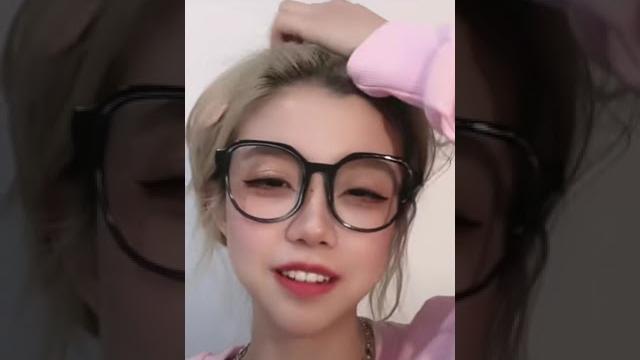 楠楠酱。翻白眼。要不要打给楠楠酱???? 楠楠酱。翻白眼。要不要打给楠楠酱????