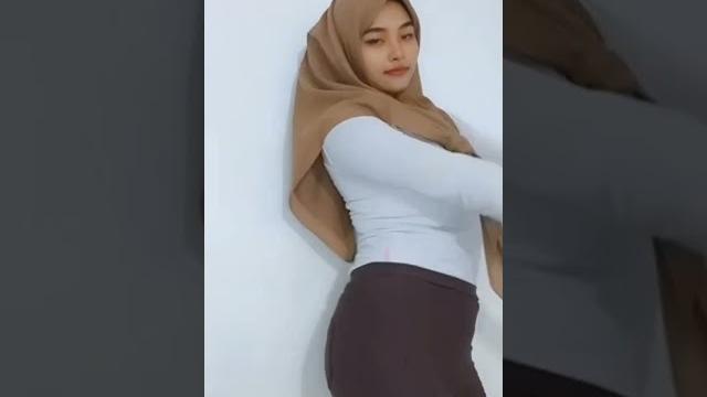 Ella rochmi thalia Ella rochmi thalia