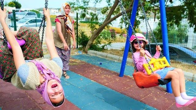 Fındık ailesi. dışarıda çekilen bölümler. ayşe, asiye ve selin Fındık ailesi. dışarıda çekilen bölümler. ayşe, asiye ve selin