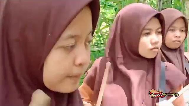 Bocil-bocil smp di tengah hutan Bocil-bocil smp di tengah hutan