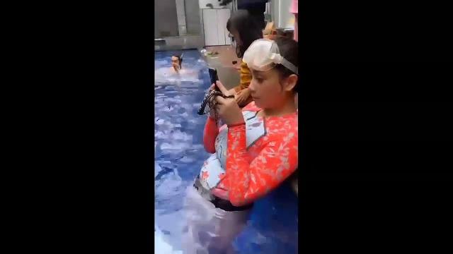 Nagita lagi renang#nagitaslavina#jilboobs #goyang #jilmek #nagitaviral #mamagigi#colmek #ngocok #hot Nagita lagi renang#nagitaslavina#jilboobs #goyang #jilmek #nagitaviral #mamagigi#colmek #ngocok #hot