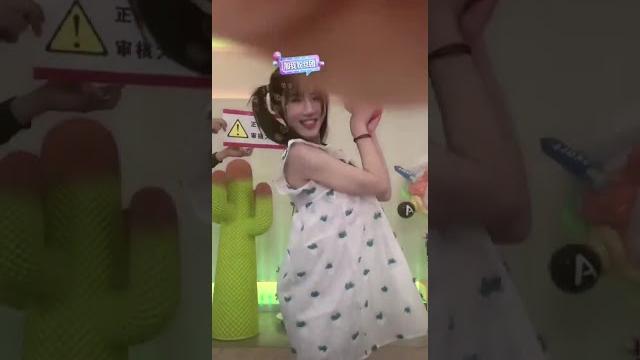 红绿灯的黄 抖音直播 2023年4月23日周日 #红绿灯的黄 #疯狂小杨哥 #三只羊网络 红绿灯的黄 抖音直播 2023年4月23日周日 #红绿灯的黄 #疯狂小杨哥 #三只羊网络