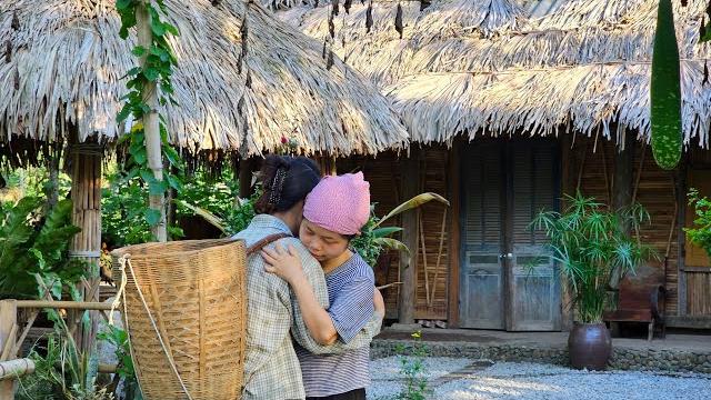 An emotional reunion: after many dangers and difficulties, lien finally returns to nam's farm. An emotional reunion: after many dangers and difficulties, lien finally returns to nam's farm.