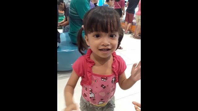 Baby fey and bitoy at sm davao Baby fey and bitoy at sm davao