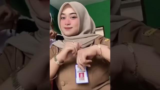 Hiburan bu guru salsa Hiburan bu guru salsa