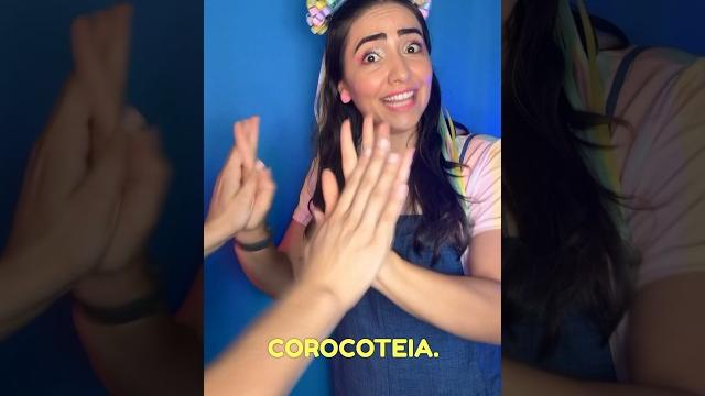 A “véia” corocoteia. brincadeira de mãos. conhece? A “véia” corocoteia. brincadeira de mãos. conhece?