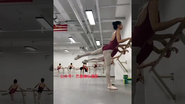 舞蹈生穿白丝袜跳舞 舞蹈生穿白丝袜跳舞