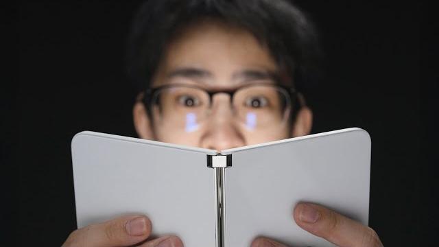 【何同學】五年前,我見到了微軟的秘密手機... 【何同學】五年前,我見到了微軟的秘密手機...