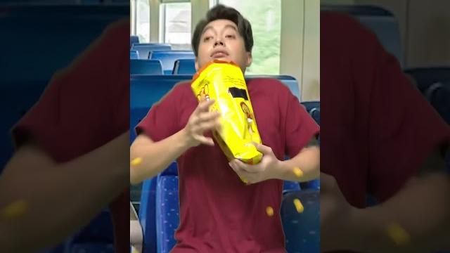 Naik kereta api tut tut tuuuttt Naik kereta api tut tut tuuuttt