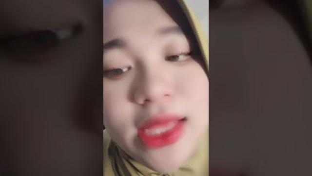 Hot muslim girl fingering live Hot muslim girl fingering live
