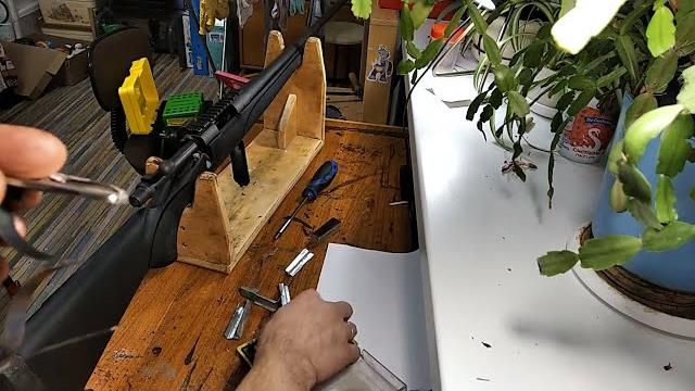 Доработка подавателя магазина remington 700. исправляем утыкание патрона при подаче "с лотка". Доработка подавателя магазина remington 700. исправляем утыкание патрона при подаче "с лотка".