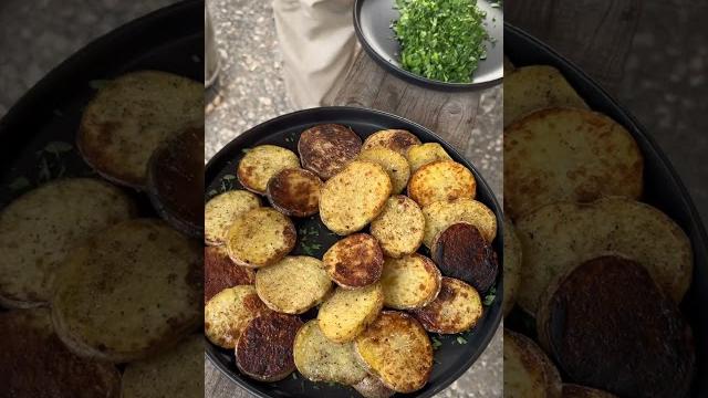 Картошка на мангале с курдюком #cooking Картошка на мангале с курдюком #cooking