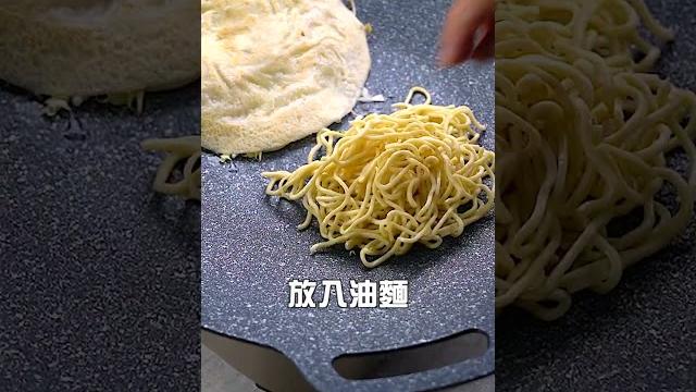 【shorts短片】不用飛日本!用烤盤做廣島燒,超簡單! 【shorts短片】不用飛日本!用烤盤做廣島燒,超簡單!