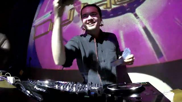 Live set di holywings naga Live set di holywings naga