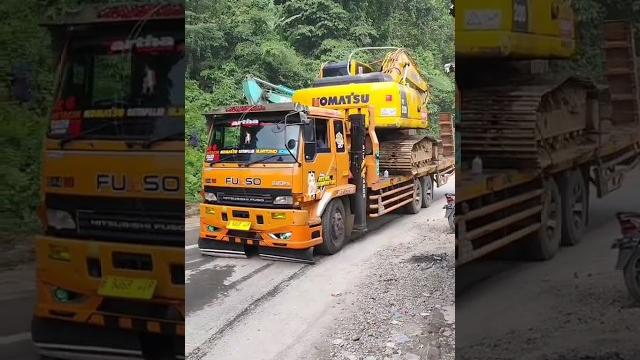 Truk trailer angkut beko#shorts #truck #excavator #beko Truk trailer angkut beko#shorts #truck #excavator #beko