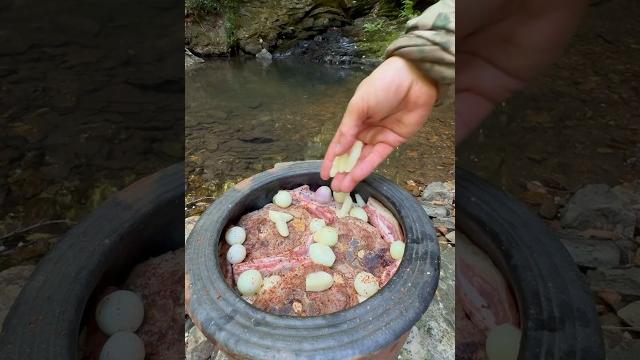 Güveçte kuzu gerdan pişirme | cooking lamb neck in clay pot Güveçte kuzu gerdan pişirme | cooking lamb neck in clay pot
