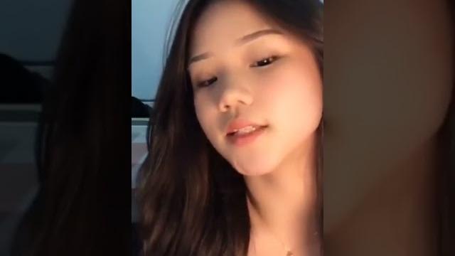 El jenny gigit dulu #shorts #short #subscribe El jenny gigit dulu #shorts #short #subscribe