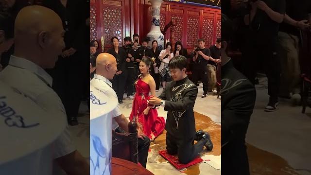 张九龄结婚 叫出一群爸 太损了#德云社 #张九龄 #结婚 #婚礼现场 #朋友 张九龄结婚 叫出一群爸 太损了#德云社 #张九龄 #结婚 #婚礼现场 #朋友