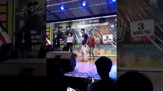Saweran dangdut hot Saweran dangdut hot