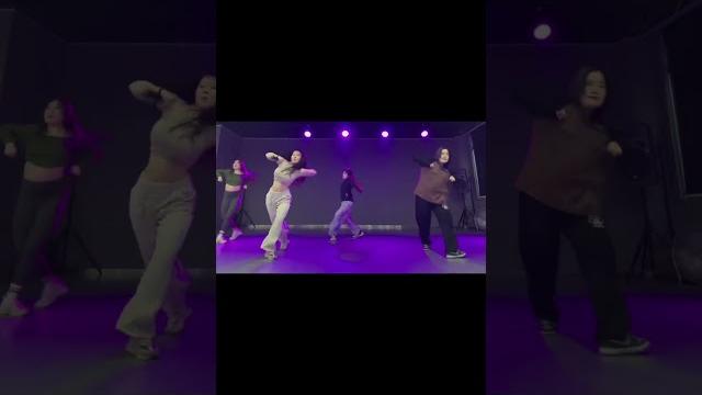 Chinese girl 小羊崽爱跳舞 Chinese girl 小羊崽爱跳舞