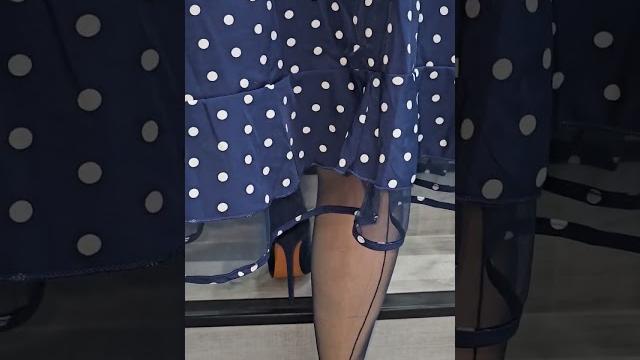 I walk in navy fully fashioned stockings I walk in navy fully fashioned stockings
