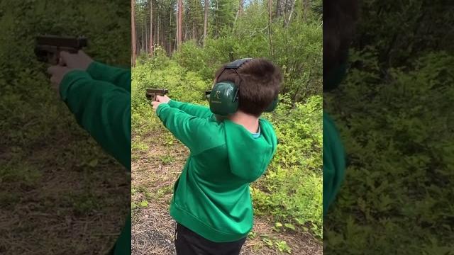 1st time shooting my dad’s glock 19x, bullseye! #glock #glock19x #america #11y/ofirsttimeshooting 1st time shooting my dad’s glock 19x, bullseye! #glock #glock19x #america #11y/ofirsttimeshooting