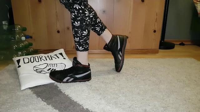 Trample pillow doormat with my black reebok breakpoint crush fetish asmr #crushfetish_8989 Trample pillow doormat with my black reebok breakpoint crush fetish asmr #crushfetish_8989