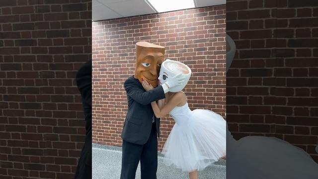 Ballerina cappucina x tung tung sahur kissing! Ballerina cappucina x tung tung sahur kissing!