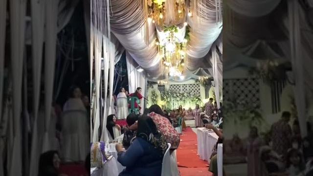 Biduan dangdut paling bar bar Biduan dangdut paling bar bar