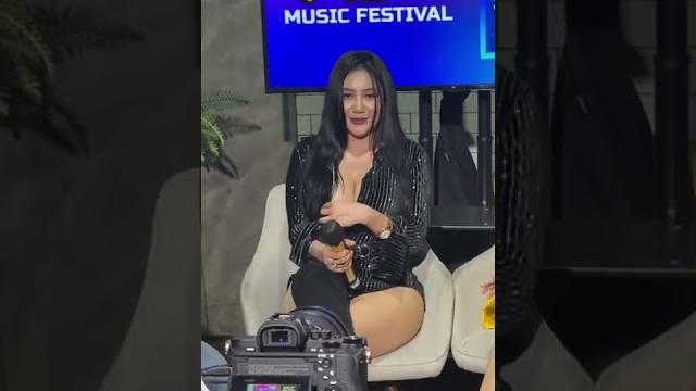 Mengandung banjiirrrr!!! massszeehh Mengandung banjiirrrr!!! massszeehh