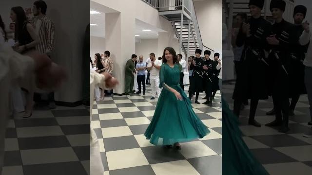 Мощный черкесский танцор из адыгеи @aydemir.shumahov Мощный черкесский танцор из адыгеи @aydemir.shumahov