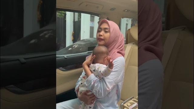 Moana nangis terus minta turun.. Moana nangis terus minta turun..