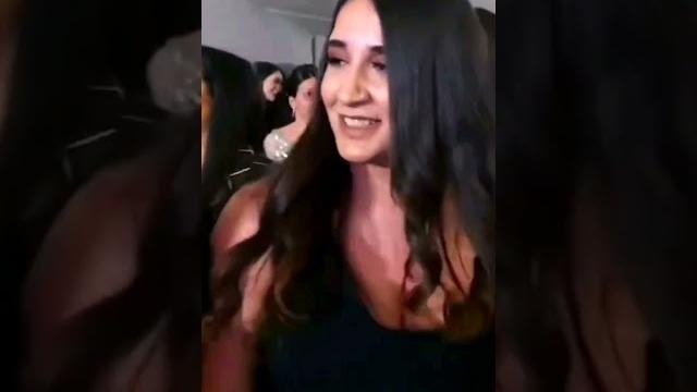 Böyle oynayan arkadaşiniz var mi? #gelin #düğün #kurdishdance #weddingdancevideo #halay #wedding Böyle oynayan arkadaşiniz var mi? #gelin #düğün #kurdishdance #weddingdancevideo #halay #wedding
