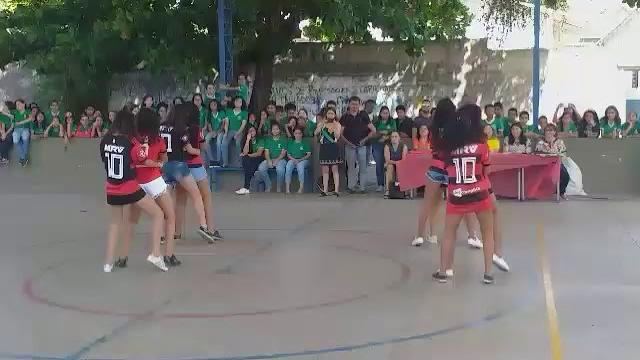 Meninas da minha escola rebolando Meninas da minha escola rebolando