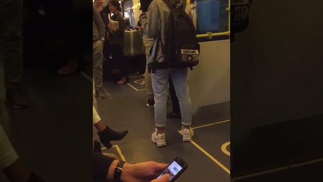 挠脚心 挠脚心