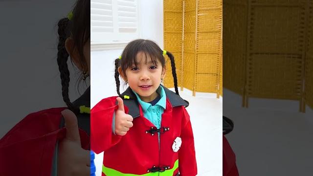 Maddie & charlotte tiny heroes on a big mission! Maddie & charlotte tiny heroes on a big mission!
