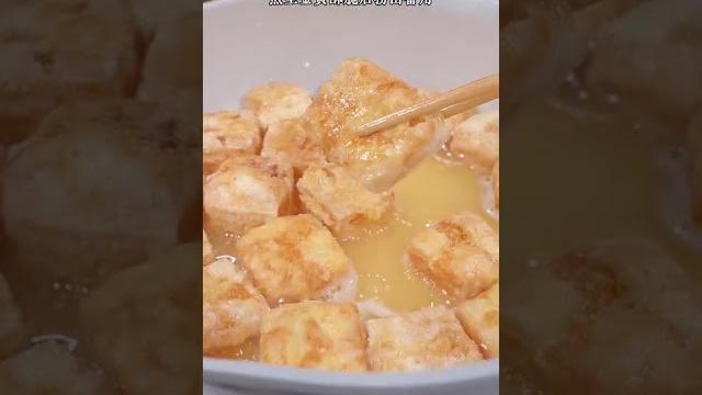咸蛋黄酱|||原来将豆腐做成咸蛋黄的口味竟然那么好吃,咸香味美,豆腐都能吃出不一样的味道。 咸蛋黄酱|||原来将豆腐做成咸蛋黄的口味竟然那么好吃,咸香味美,豆腐都能吃出不一样的味道。