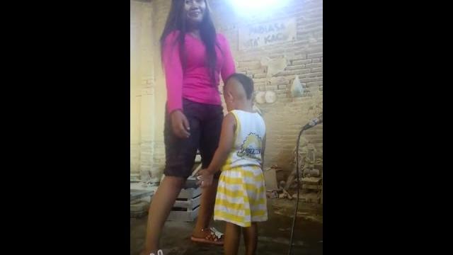 Goyangan tante sella Goyangan tante sella