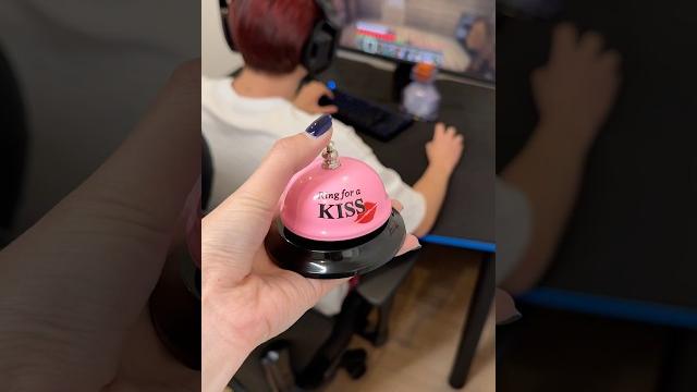Ring for a kiss Ring for a kiss