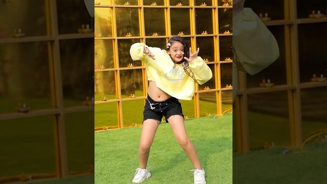 Teri herek adda me koi jaadu hai 🫶️#kashishpatel #dance #shortsfeed #shortsdance #dancevideo Teri herek adda me koi jaadu hai 🫶️#kashishpatel #dance #shortsfeed #shortsdance #dancevideo