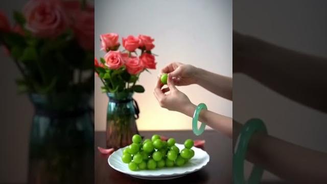 冰冰甜甜的“葡萄肉”,姐妹们觉得这条手镯值吗(3)#翡翠#翡翠直播#翡翠手镯#天然翡翠 冰冰甜甜的“葡萄肉”,姐妹们觉得这条手镯值吗(3)#翡翠#翡翠直播#翡翠手镯#天然翡翠
