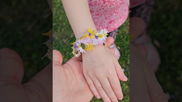 Květinový náramek #kidscraft #flowers #spring #bracelet #diyideas #forkids #sensoryplay #montessori Květinový náramek #kidscraft #flowers #spring #bracelet #diyideas #forkids #sensoryplay #montessori