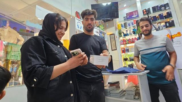 Sajjad and rahleh go to the city to sell cow's milk. nasrin and mr. siavash buy a gift for rahleh. Sajjad and rahleh go to the city to sell cow's milk. nasrin and mr. siavash buy a gift for rahleh.