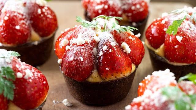 How to make powdered snow strawberry tart cake How to make powdered snow strawberry tart cake