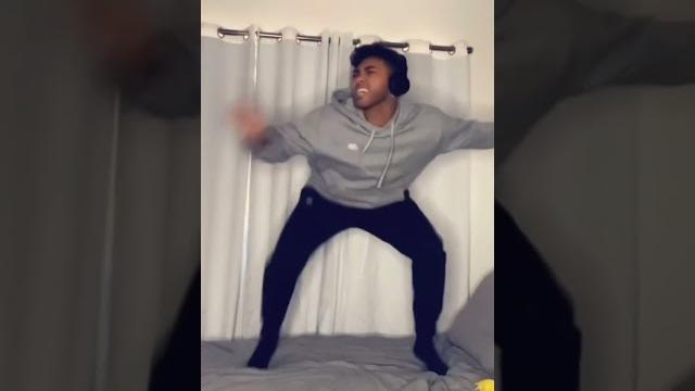 When the robber hides under your bed…#viral #shorts When the robber hides under your bed…#viral #shorts