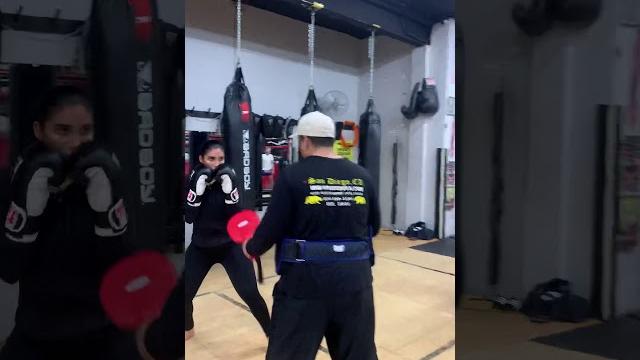 Girl fast mitt work Girl fast mitt work