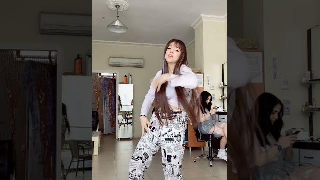 Nurseli aksoy yeni tik tok videosu Nurseli aksoy yeni tik tok videosu