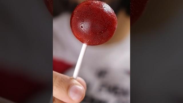 How to make strawberry lollipops How to make strawberry lollipops