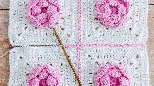 Joining crochet squares (flat slip stitch seam) Joining crochet squares (flat slip stitch seam)