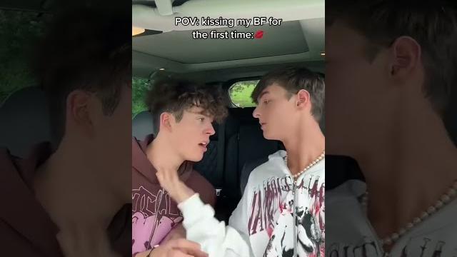 Just kissed my best friend #kiss #bestfriend #funny Just kissed my best friend #kiss #bestfriend #funny